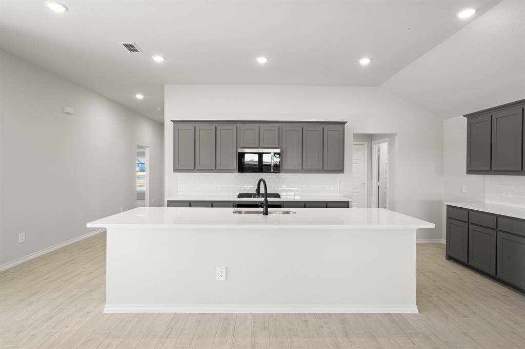 Azle, TX 76020,500 Pebble Circle