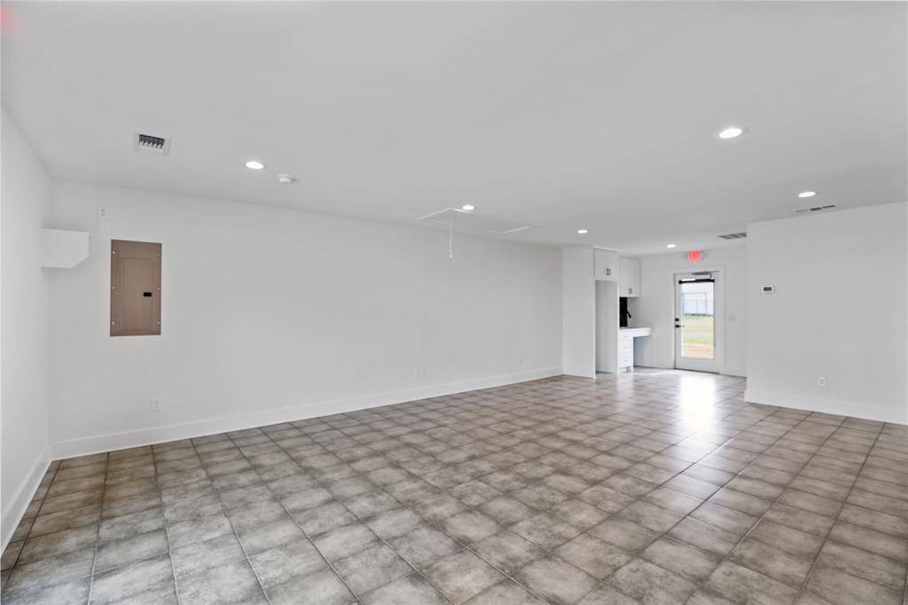 Gunter, TX 75058,402 W Walnut Street #101