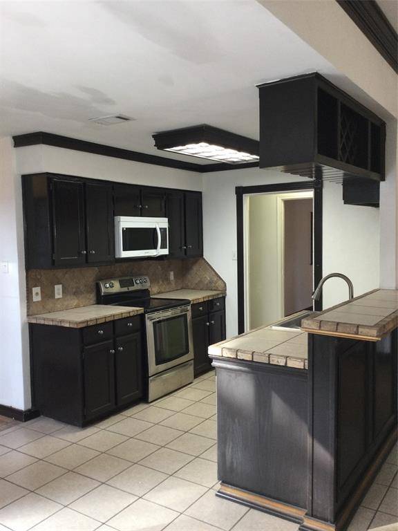 Arlington, TX 76016,4106 Sunday Hill Drive