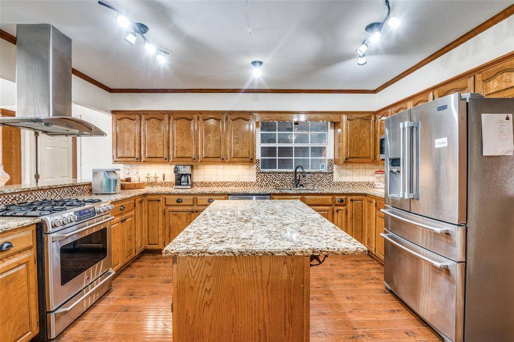 Waxahachie, TX 75165,208 Catawba Road