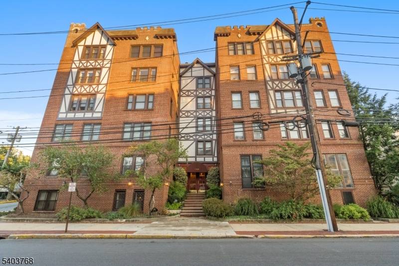 Englewood City, NJ 07631,109 Grand Ave