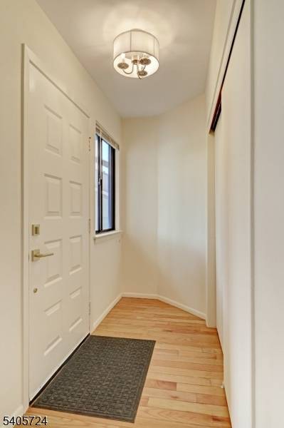 Florham Park Boro, NJ 07932,250 Ridgedale Ave #4