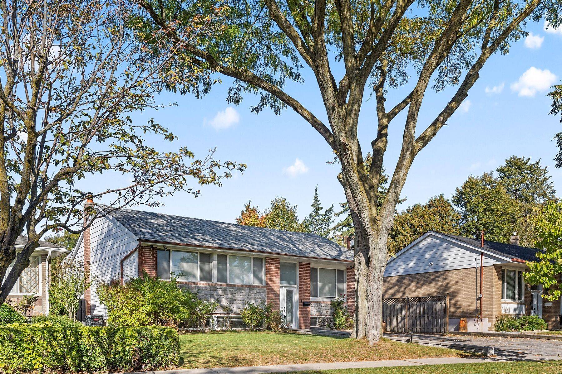 Toronto C13, ON M3A 2B1,108 Lynedock CRES