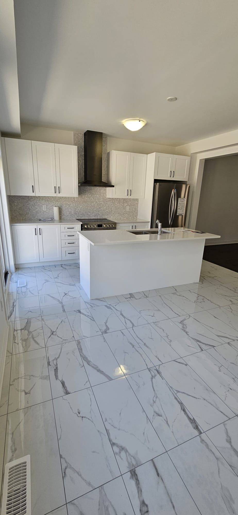 Whitby, ON L1P 0P3,12 Deer Ridge CRES