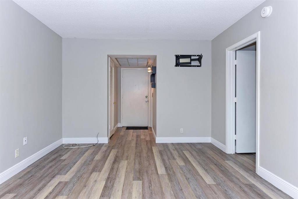 Boca Raton, FL 33432,298 SW 6th St #103