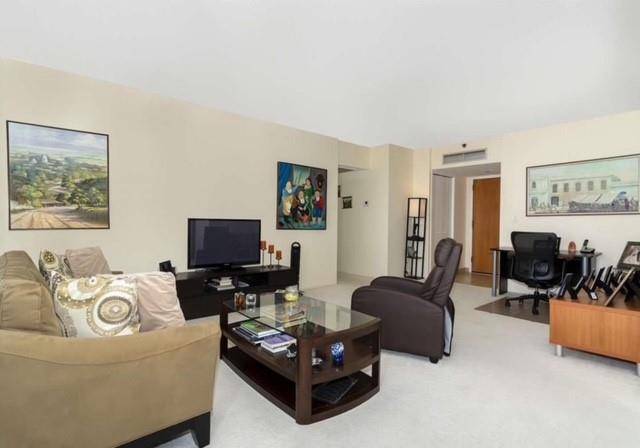 Miami, FL 33180,19355 Turnberry Way #24C