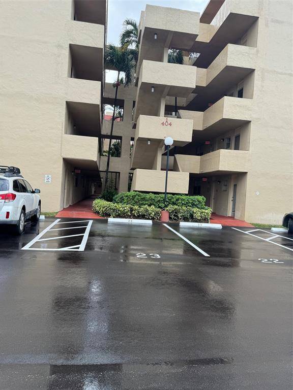 Plantation, FL 33317,404 NW 68th Ave #417