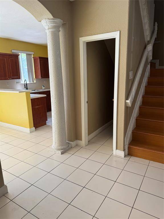 Hialeah, FL 33015,7357 NW 174 #102