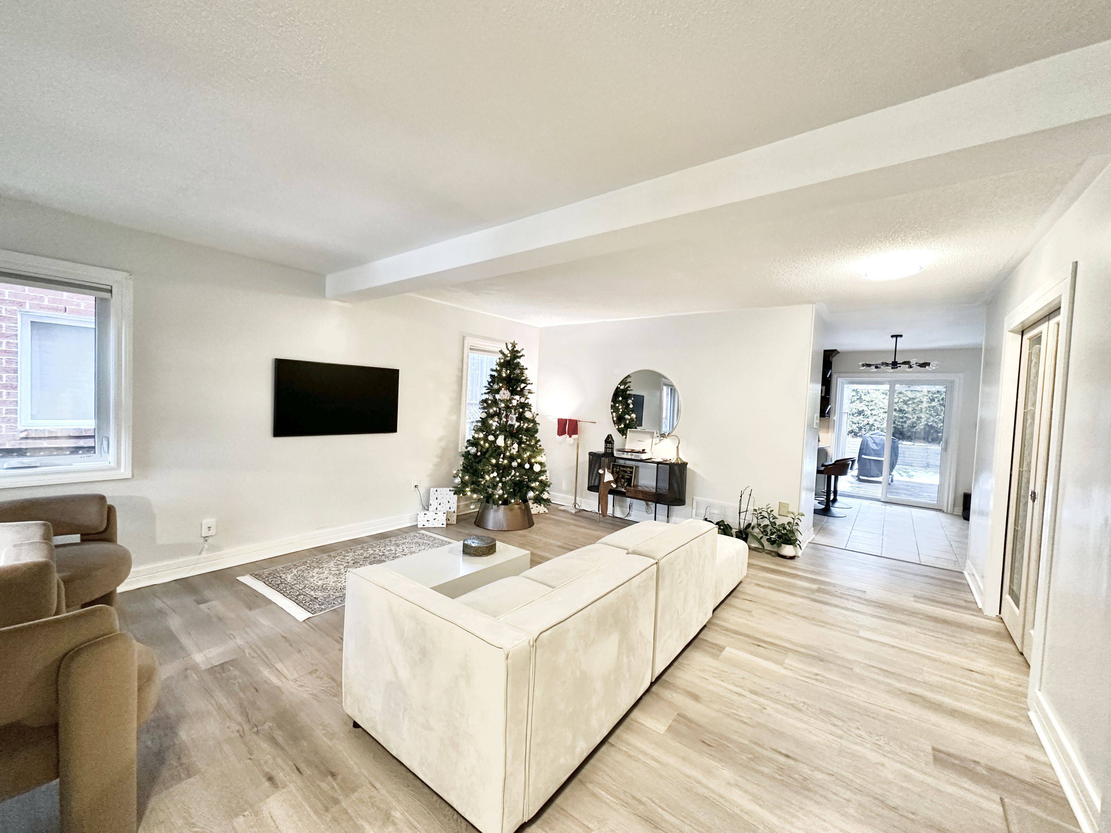 Bradford West Gwillimbury, ON L3Z 3B2,12 Roughley ST