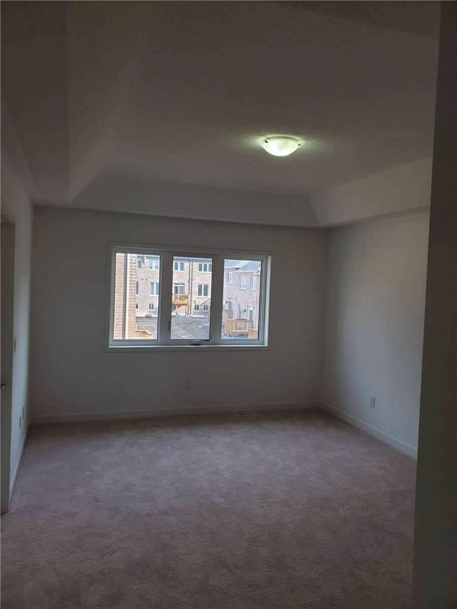 Newmarket, ON L3Y 0E4,136 Knott End CRES