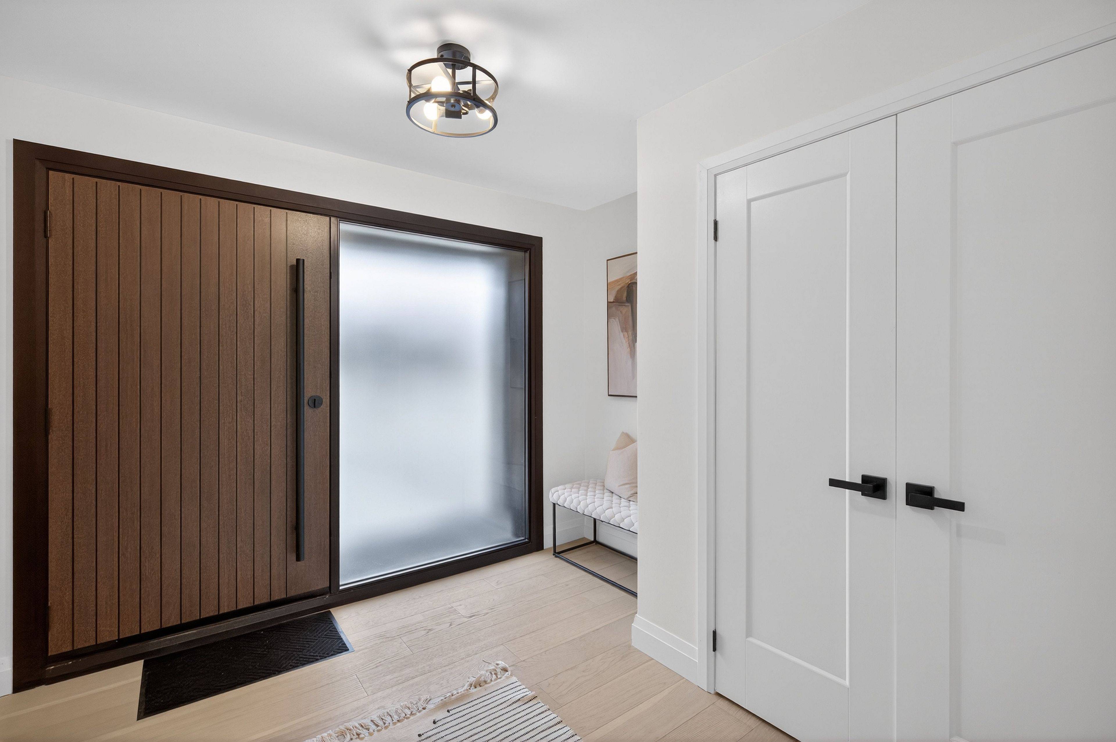 Burlington, ON L7L 3X9,5375 Riverside DR