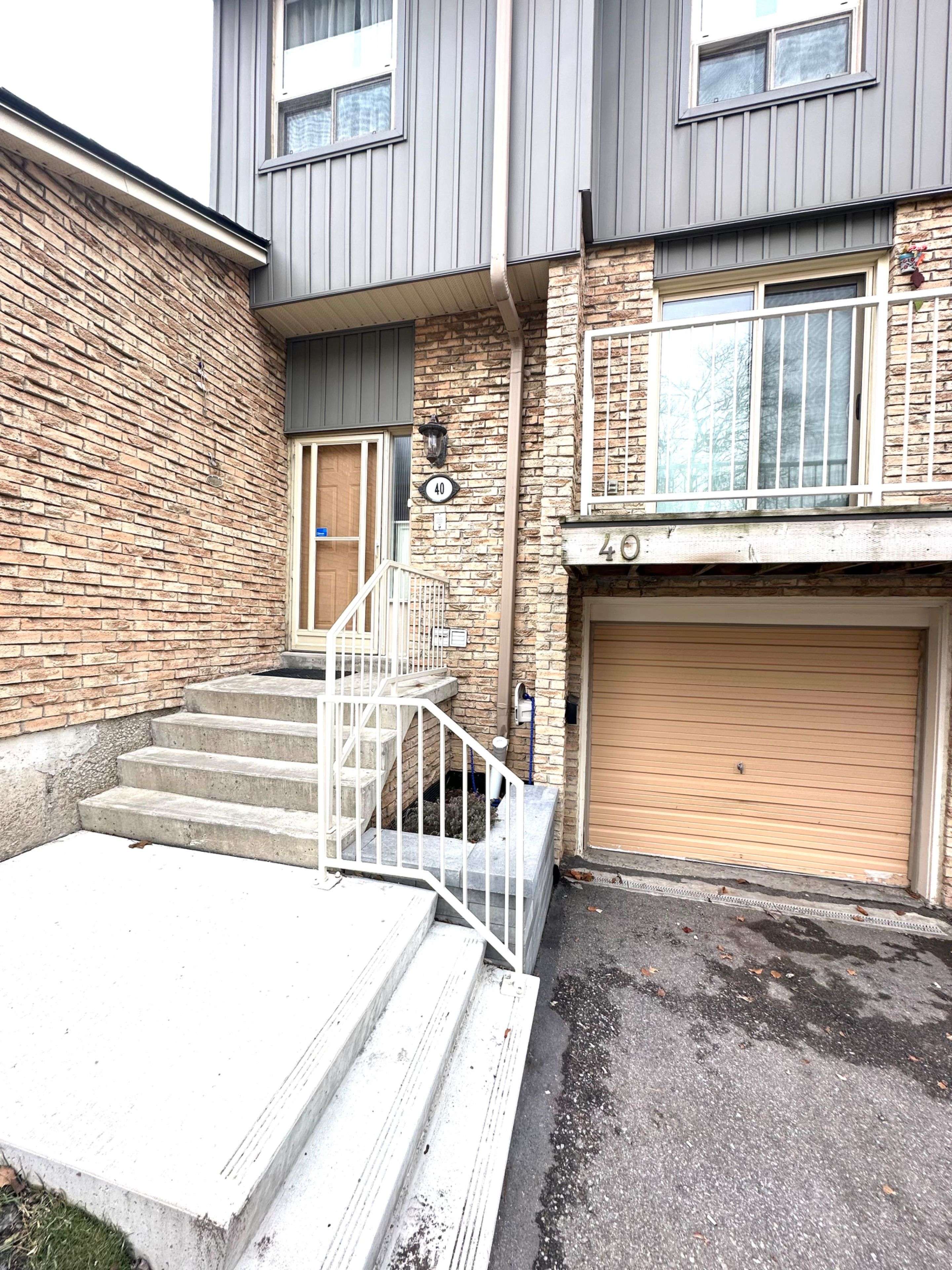 Mississauga, ON L5B 2P6,60 Hanson RD #40