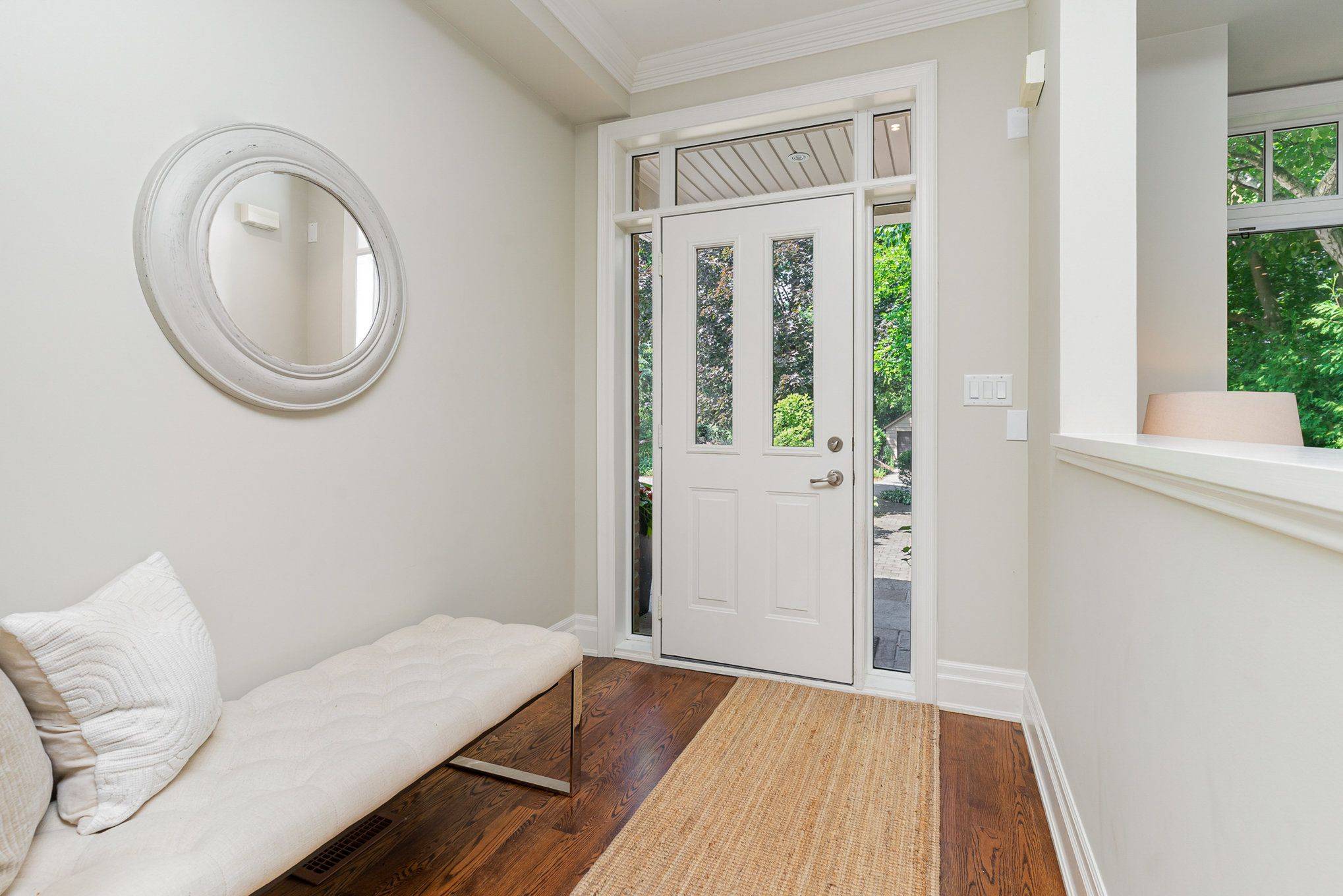 Toronto W07, ON M8Y 3Z4,7 Tizzard AVE