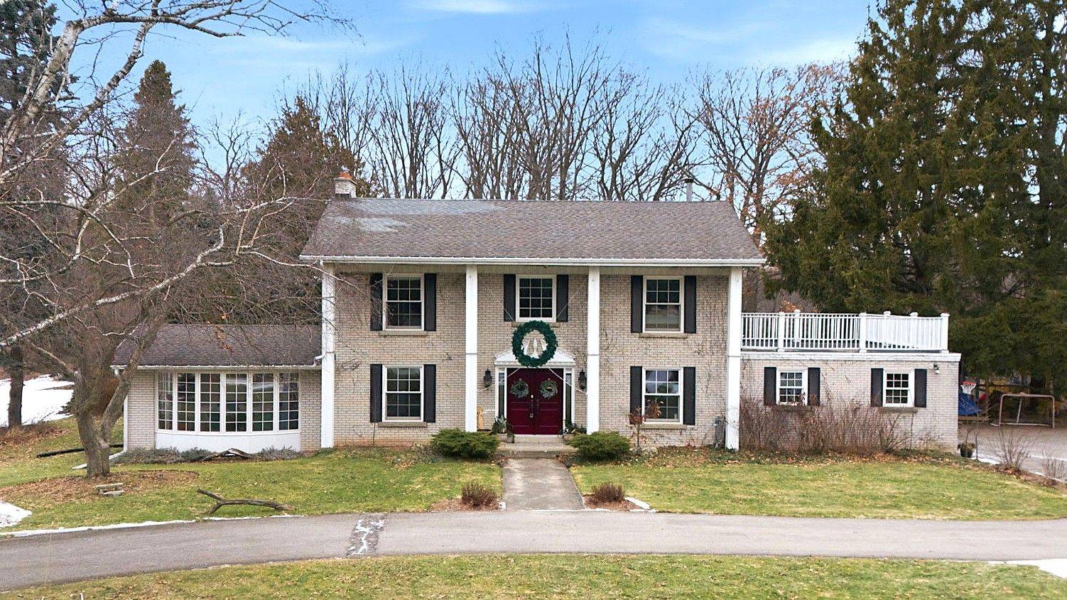 Hamilton, ON L9G 5C3,345 Jerseyville RD W