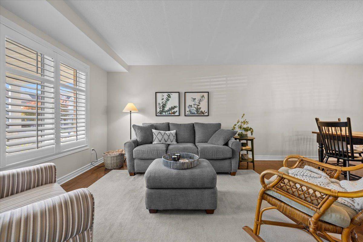 Orleans - Cumberland And Area, ON K4A 0S4,906 Pellerin PL