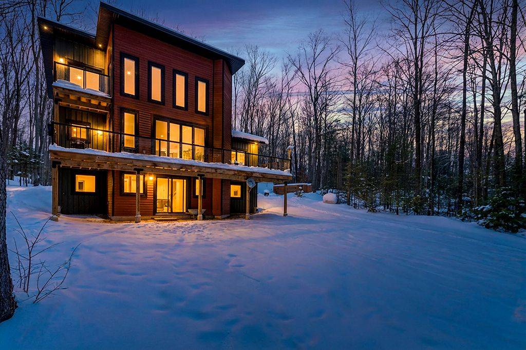 South Bruce Peninsula, ON N0H 2T0,78 Indian TRL