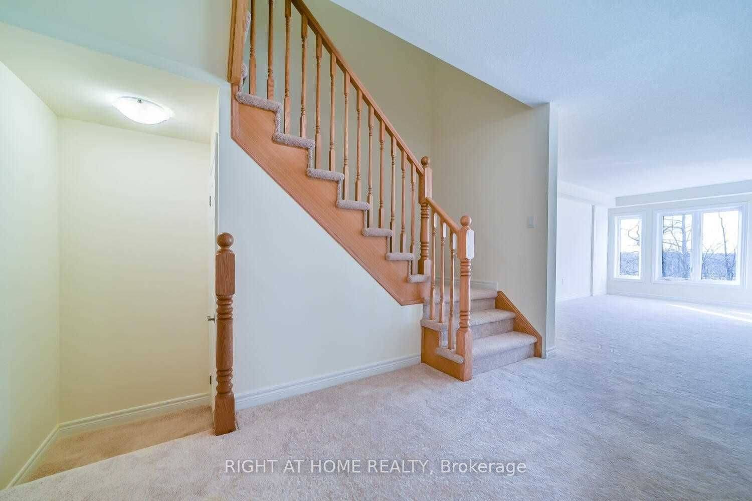 Cambridge, ON N3H 0E4,755 Linden DR #38