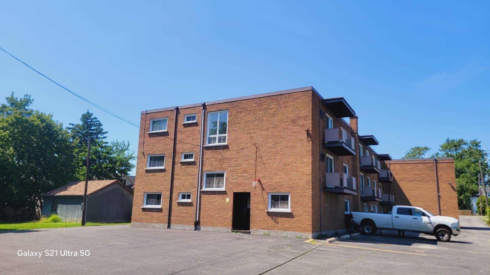 St. Catharines, ON L2P 2Y2,426 Queenston ST