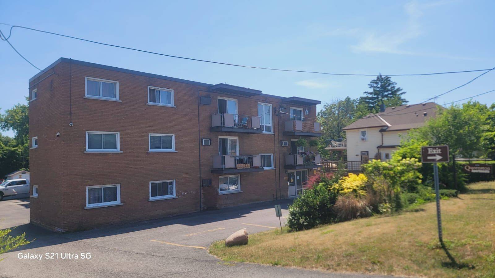 St. Catharines, ON L2P 2Y2,426 Queenston ST