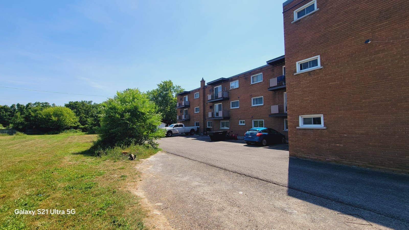 St. Catharines, ON L2P 2Y2,426 Queenston ST