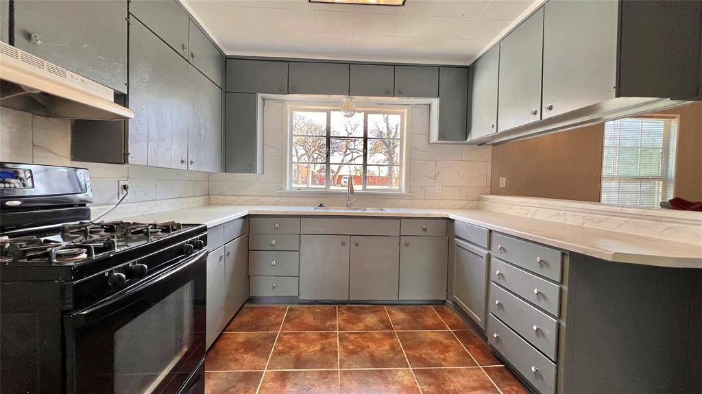 Fort Worth, TX 76103,2522 N Hughes Avenue