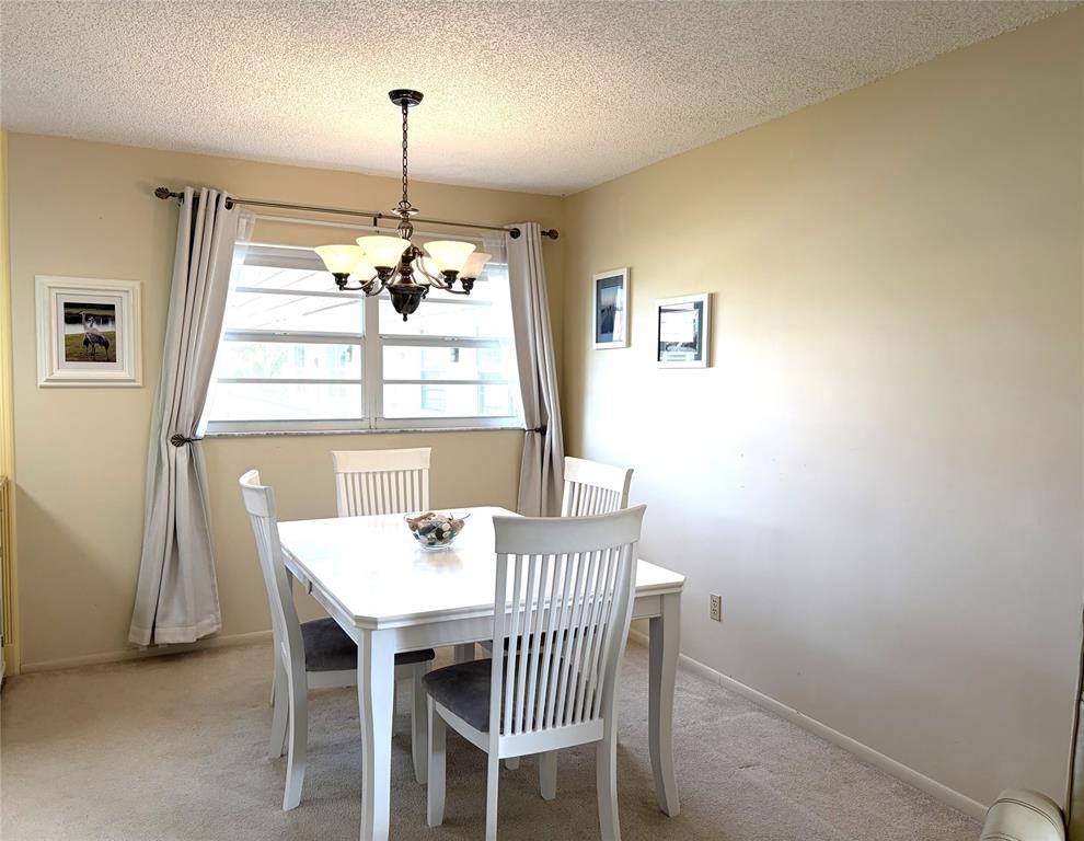 Vero Beach, FL 32962,73 Royal Oak Ct #206