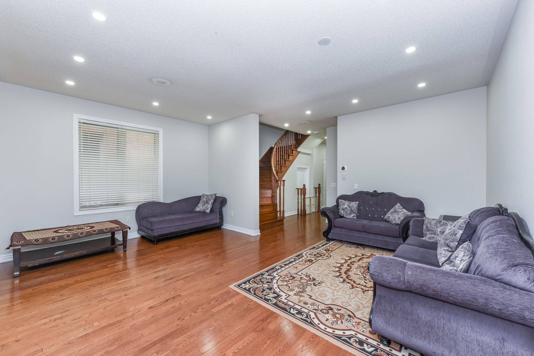 Brampton, ON L6X 5H1,84 Speedwell ST