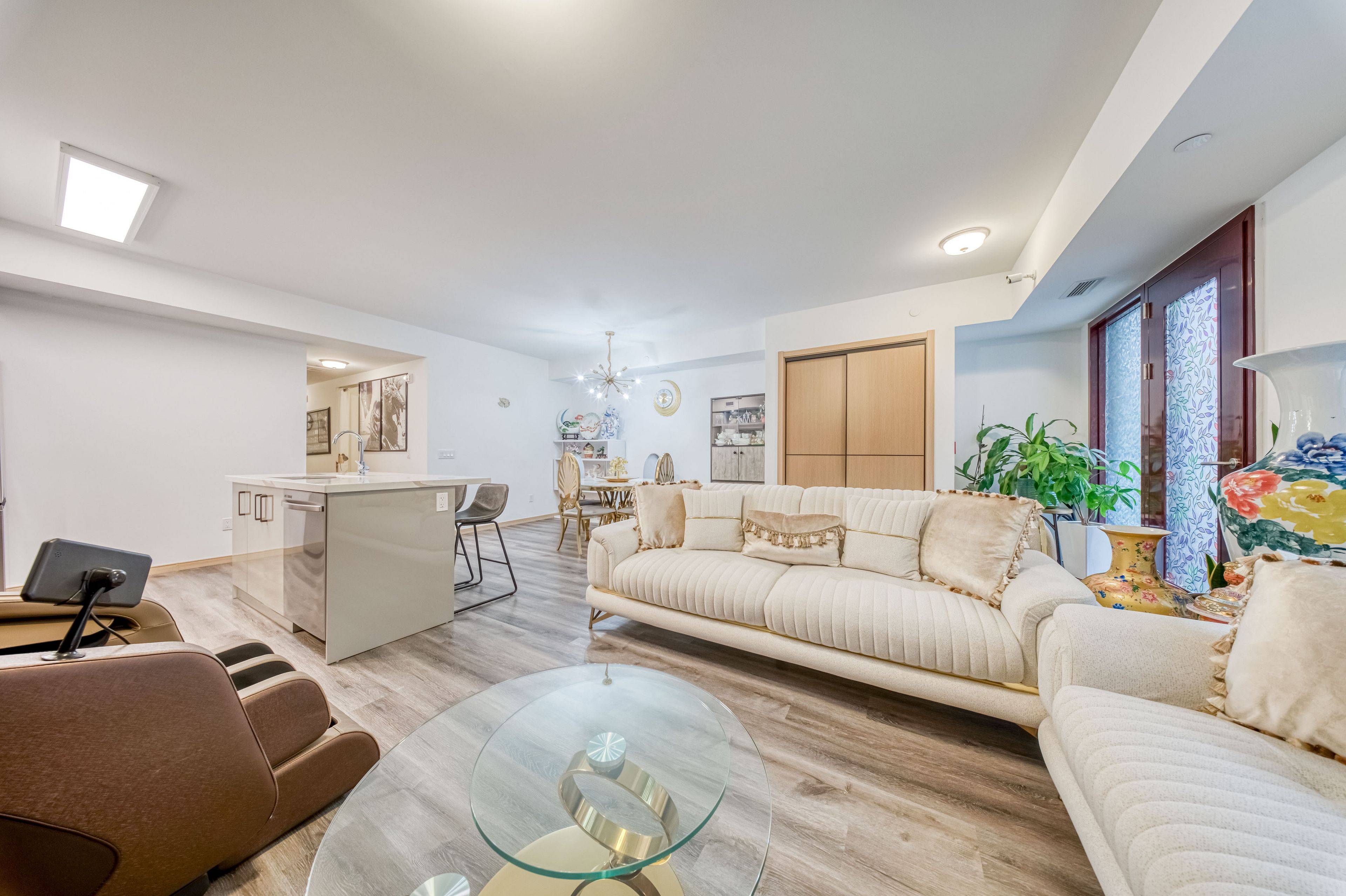 Toronto E05, ON M1W 0A9,50 Morecambe Gate #B107