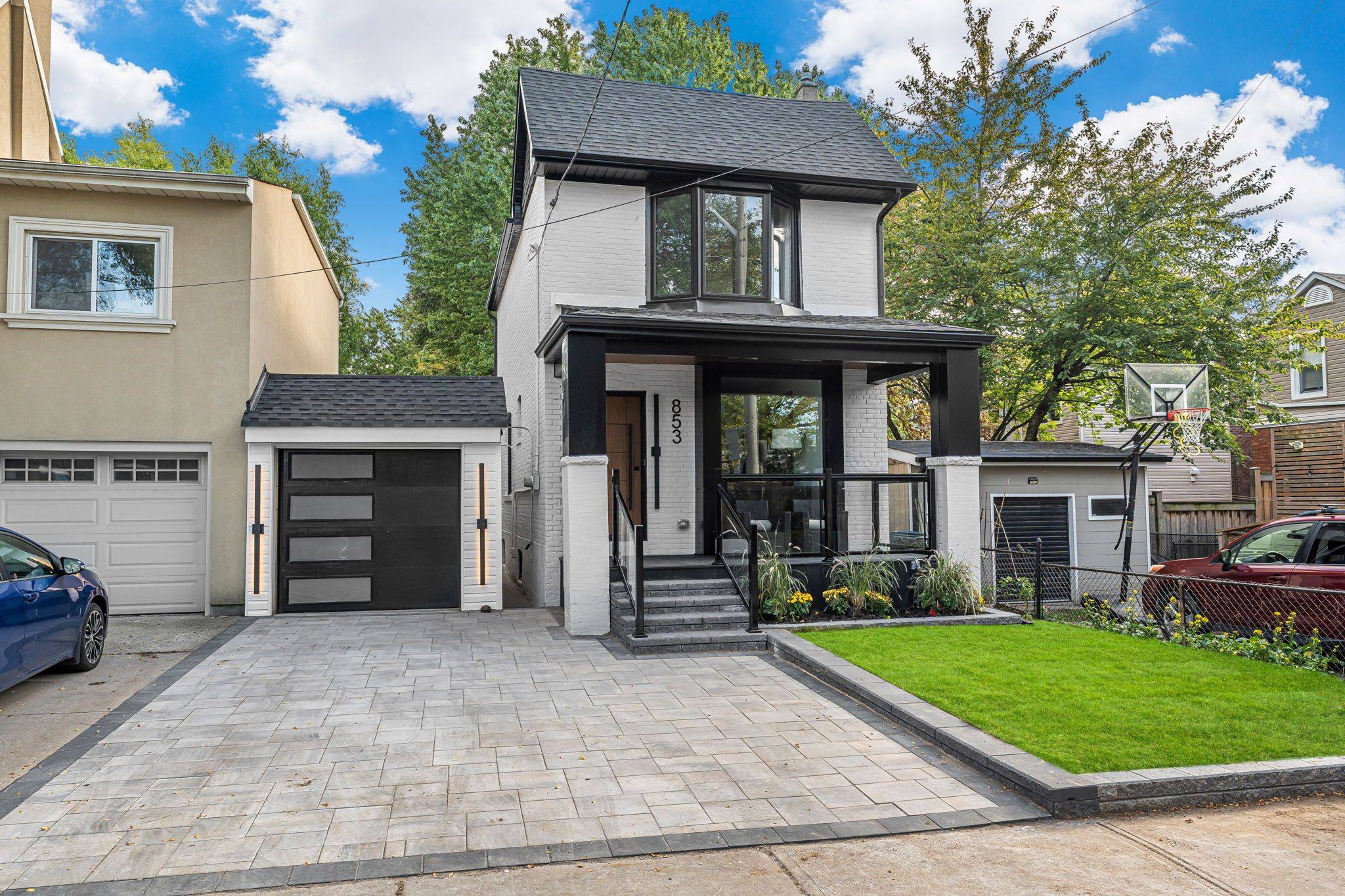 Toronto E03, ON M4C 2E9,853 Sammon AVE