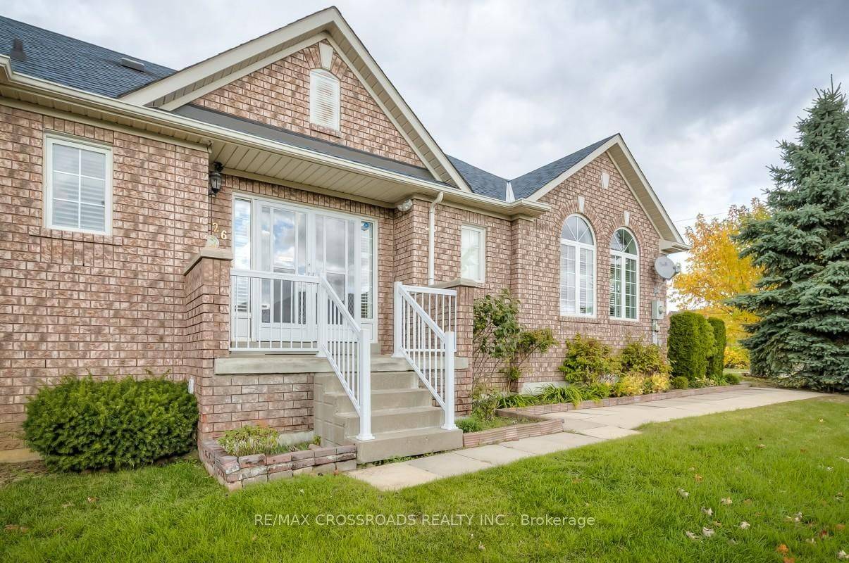 Whitby, ON L1R 3A9,26 Lurosa CRES