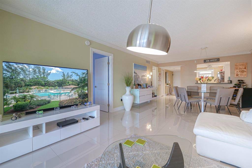 Lauderhill, FL 33319,3930 Inverrary Blvd #603-D