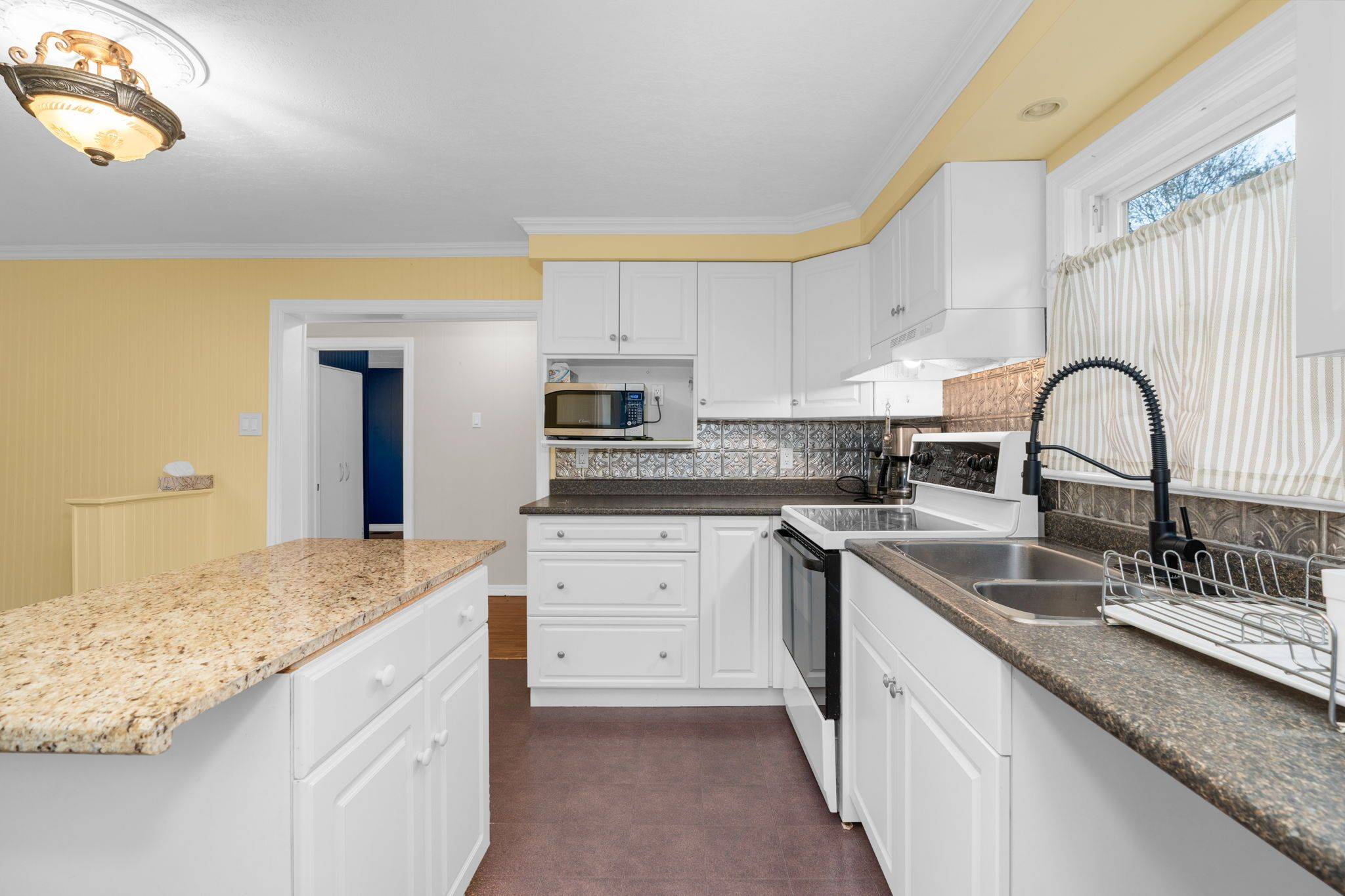 Orillia, ON L3V 4K6,380 Gill ST