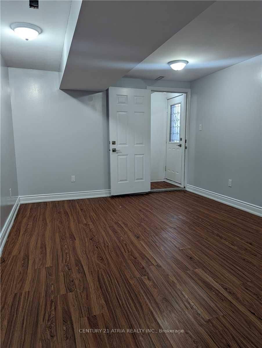 Mississauga, ON L5B 2L3,2541 Trident AVE #bsmt