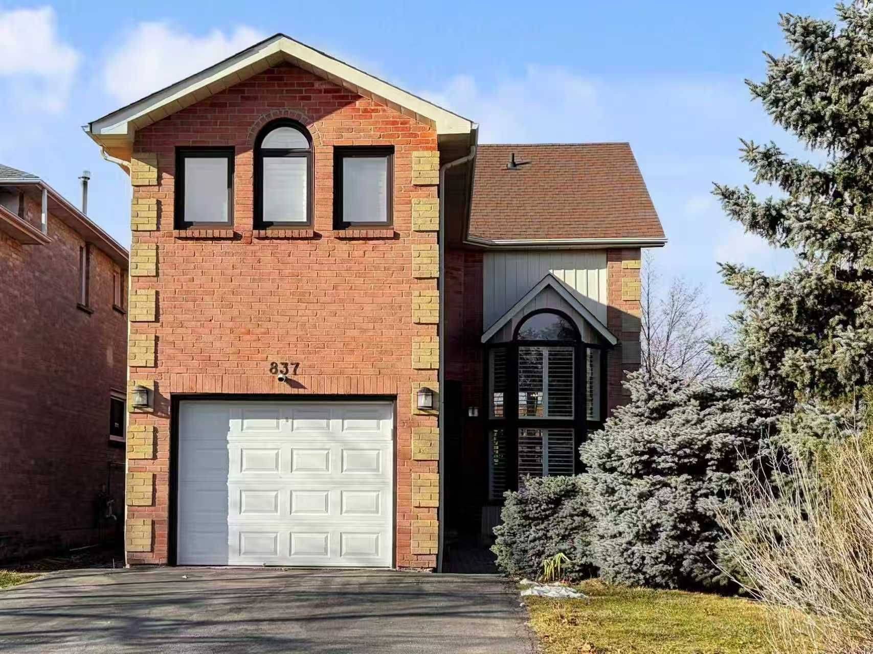 Mississauga, ON L5C 4L8,837 APPLE GATE CT