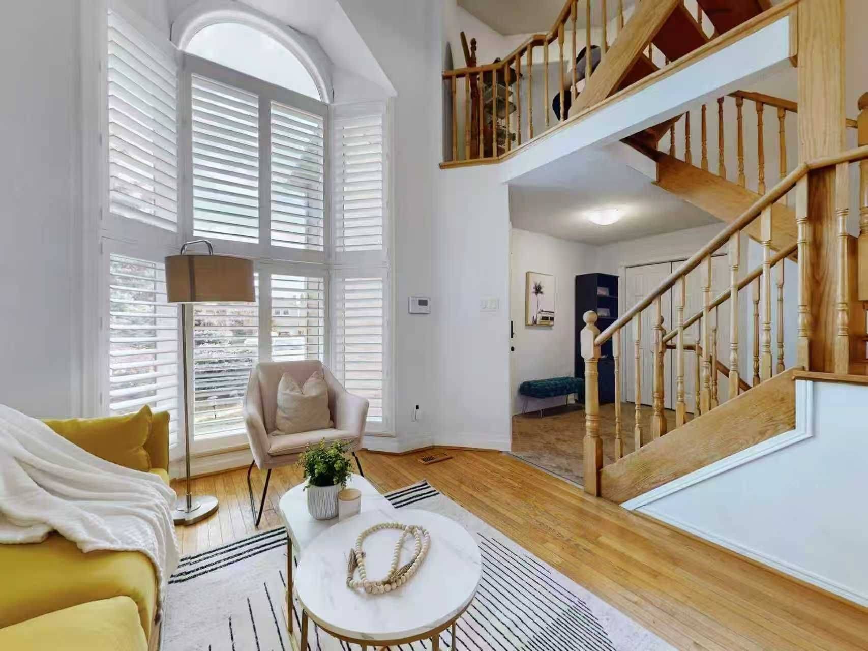 Mississauga, ON L5C 4L8,837 APPLE GATE CT