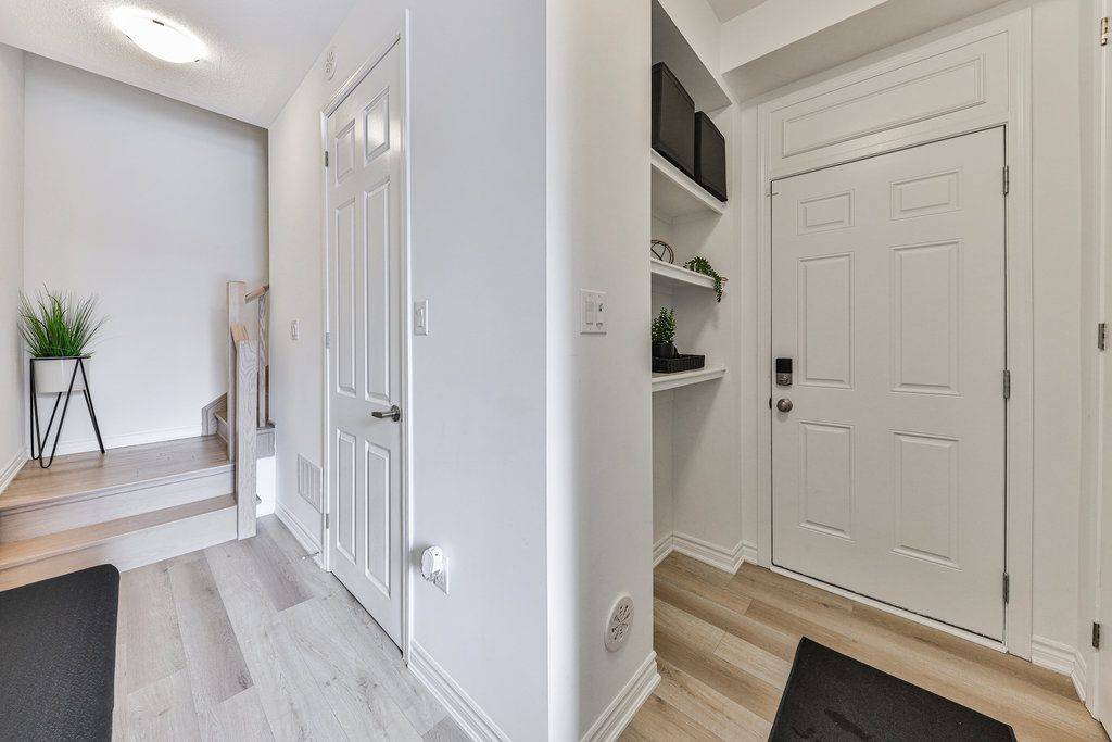 Milton, ON L9E 2A4,1841 Thames CIR