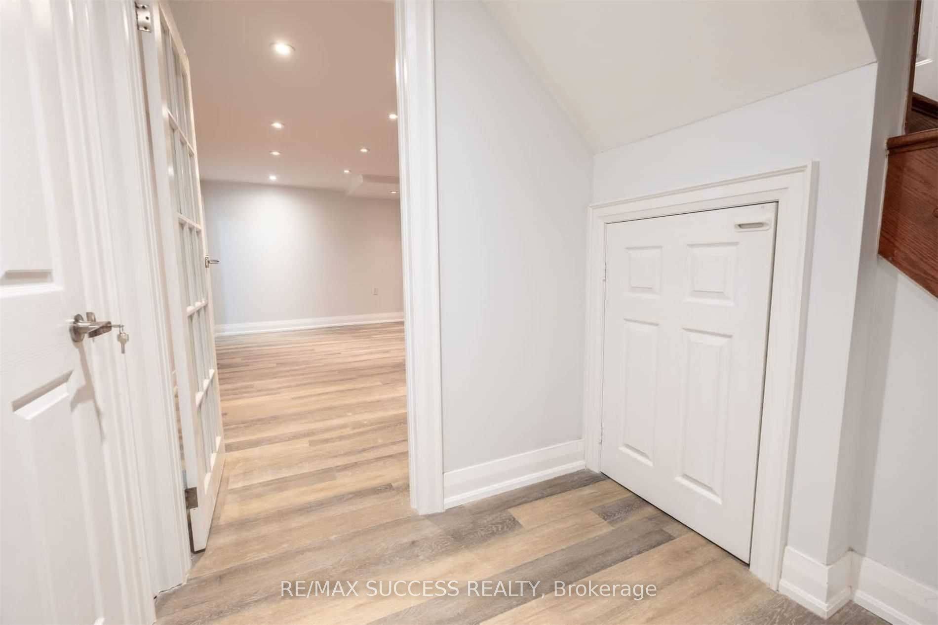 Mississauga, ON L5R 1T8,4484 Jenkin CIR