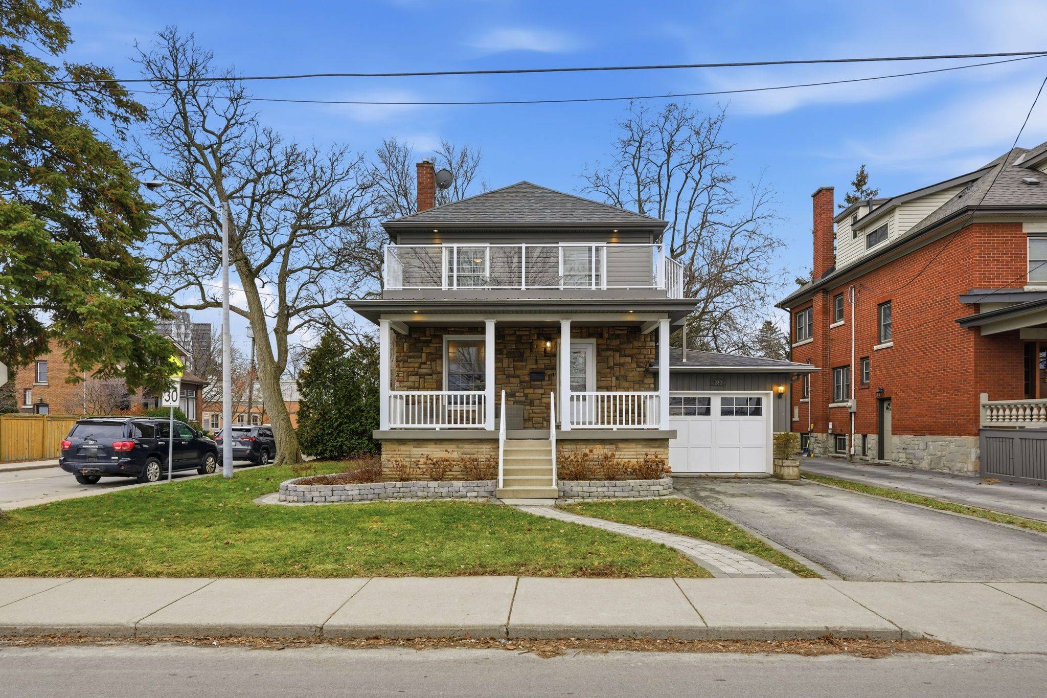 Hamilton, ON L8V 1A3,232 Mountain Park AVE