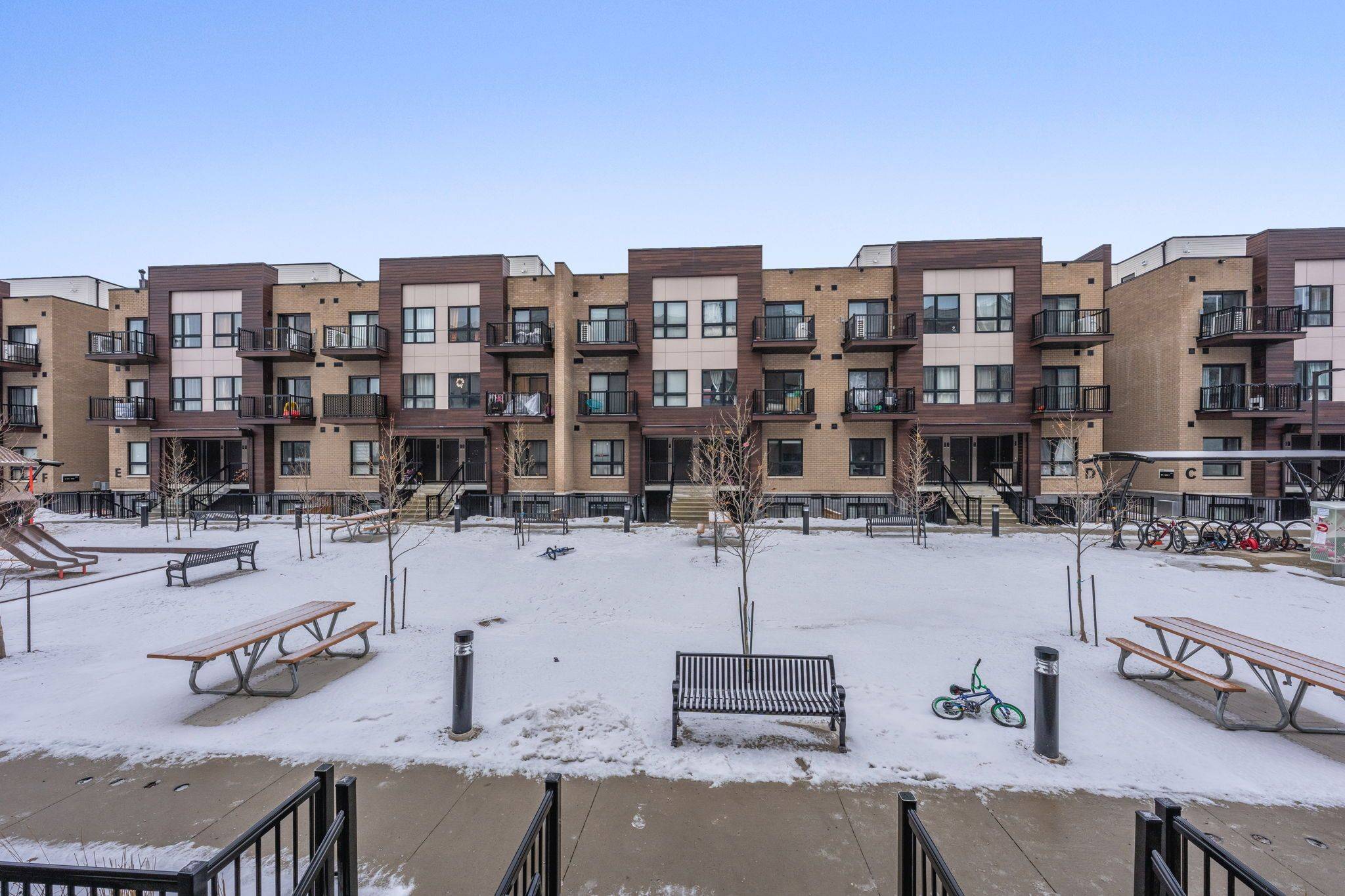 Kitchener, ON N2E 0J3,10 Palace ST #D3