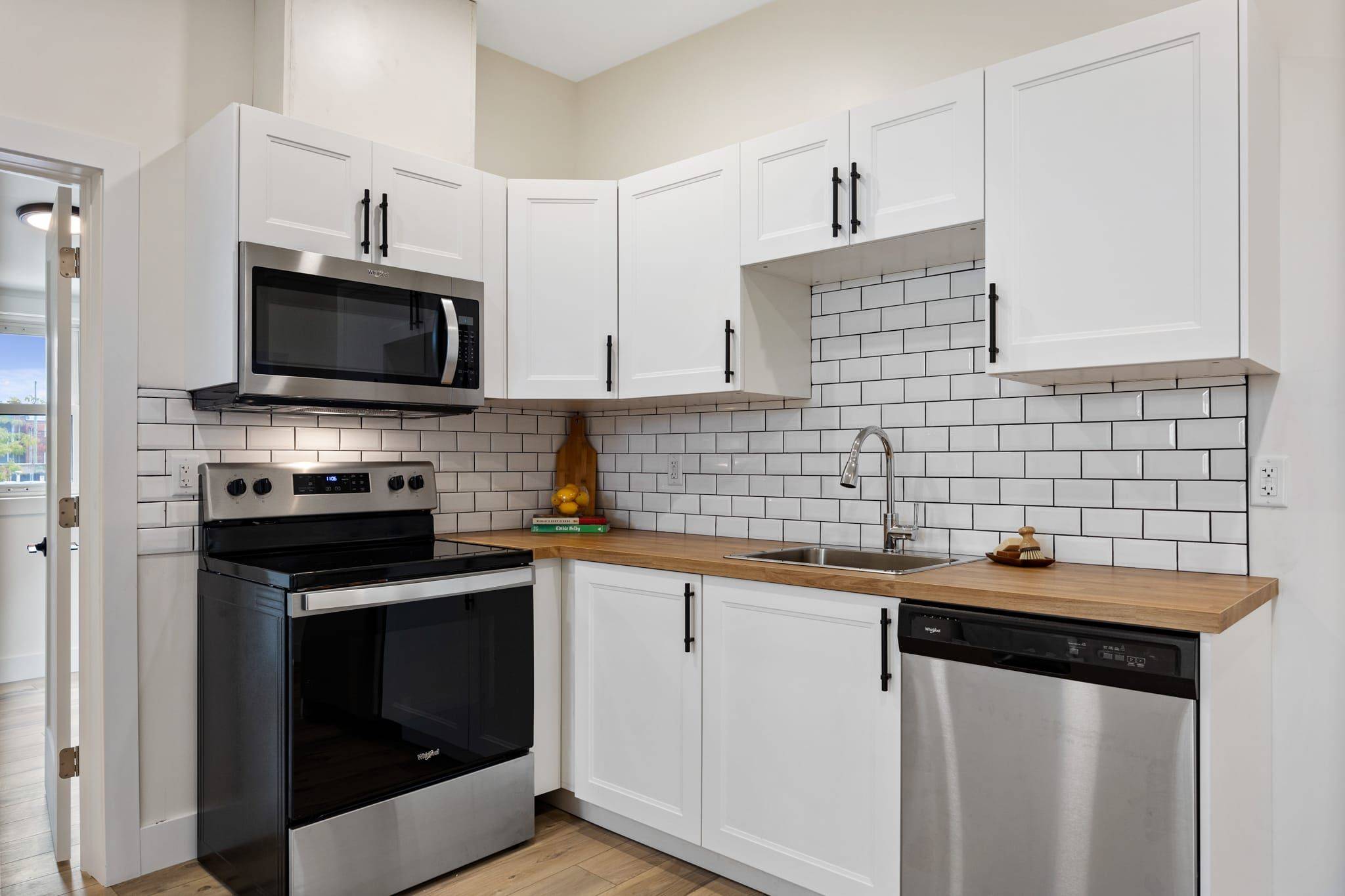 Windsor, ON N8Y 2G4,304 Lincoln RD #Unit 3