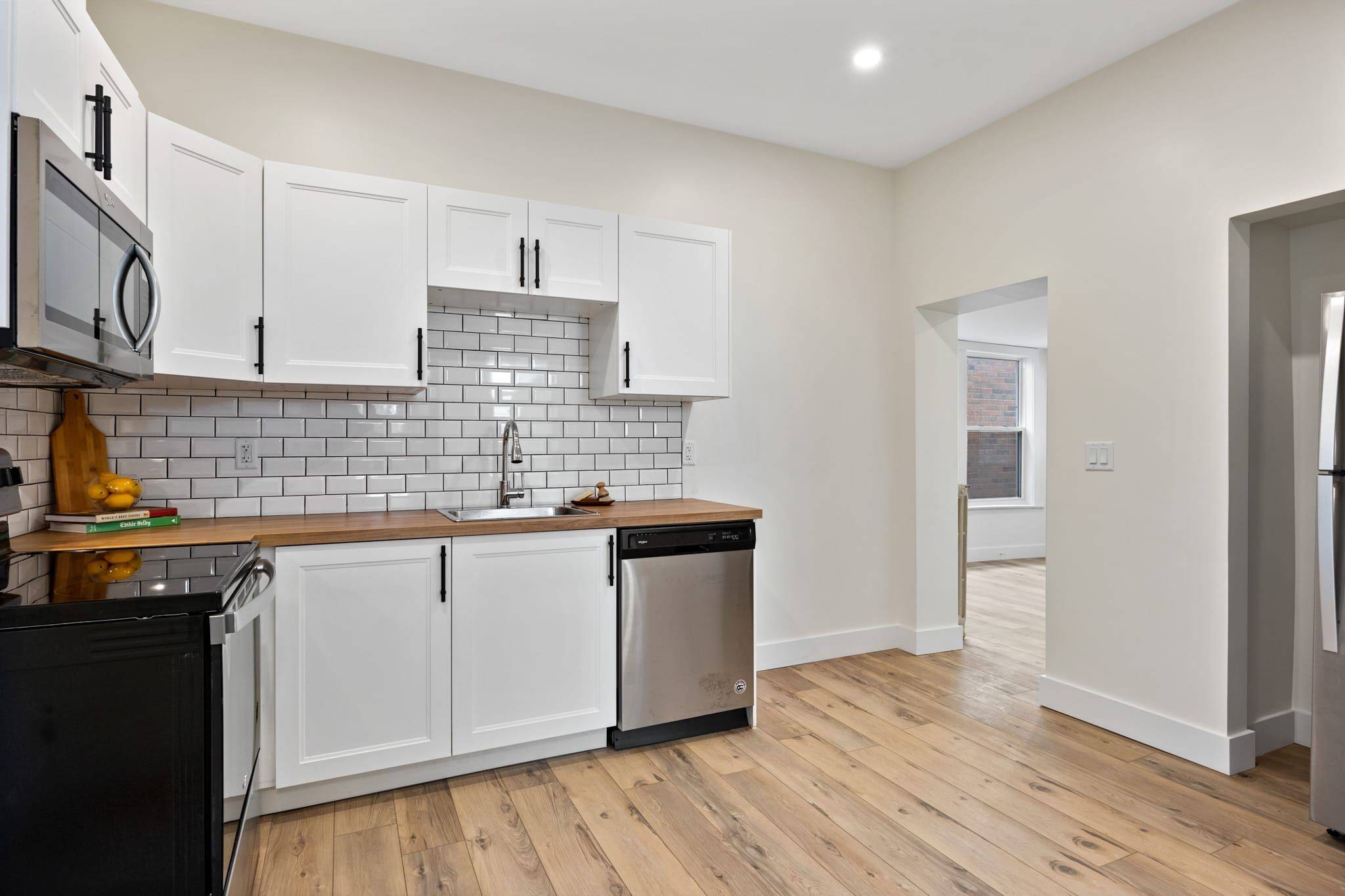 Windsor, ON N8Y 2G4,304 Lincoln RD #Unit 3