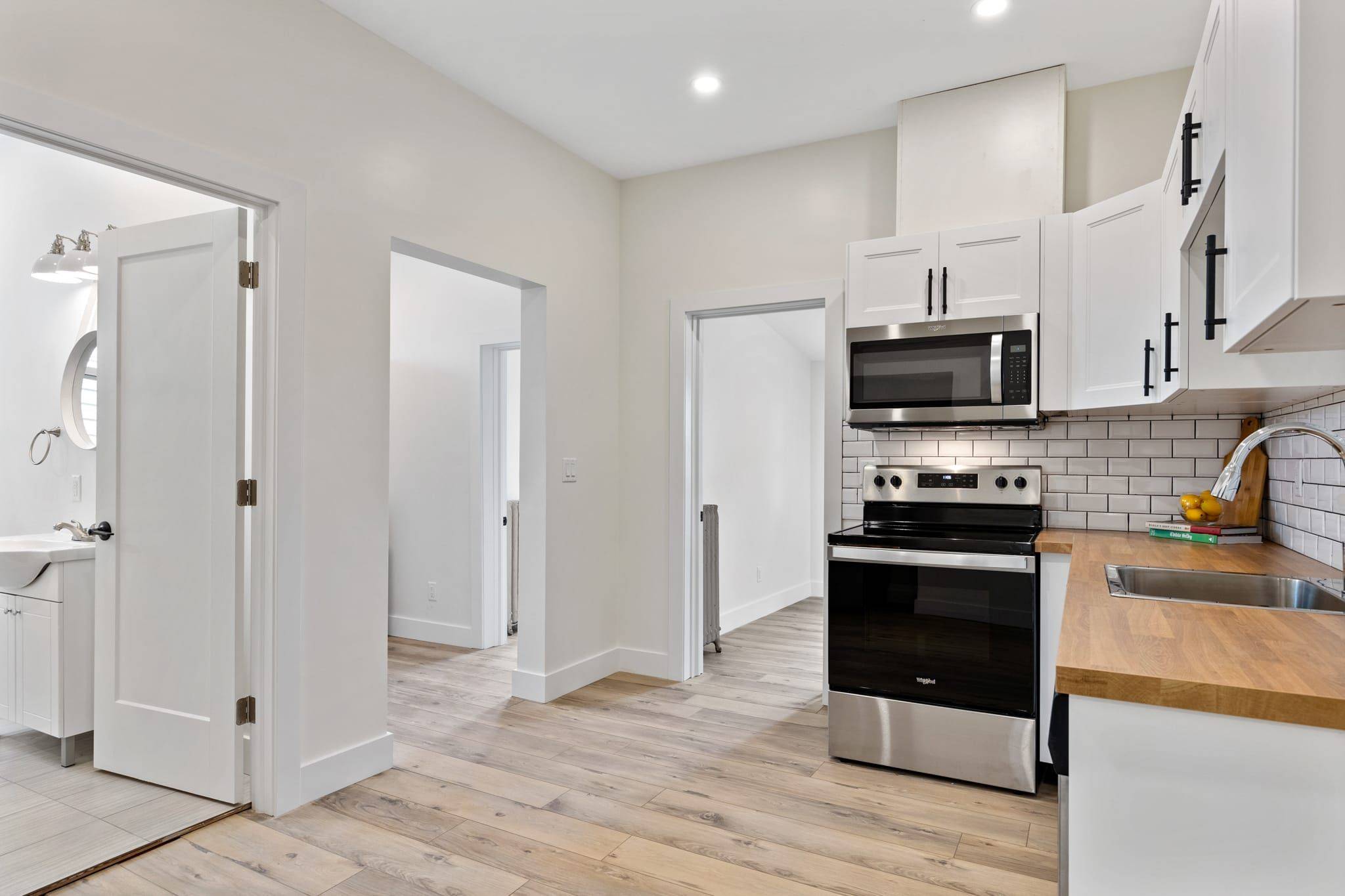 Windsor, ON N8Y 2G4,304 Lincoln RD #Unit 3