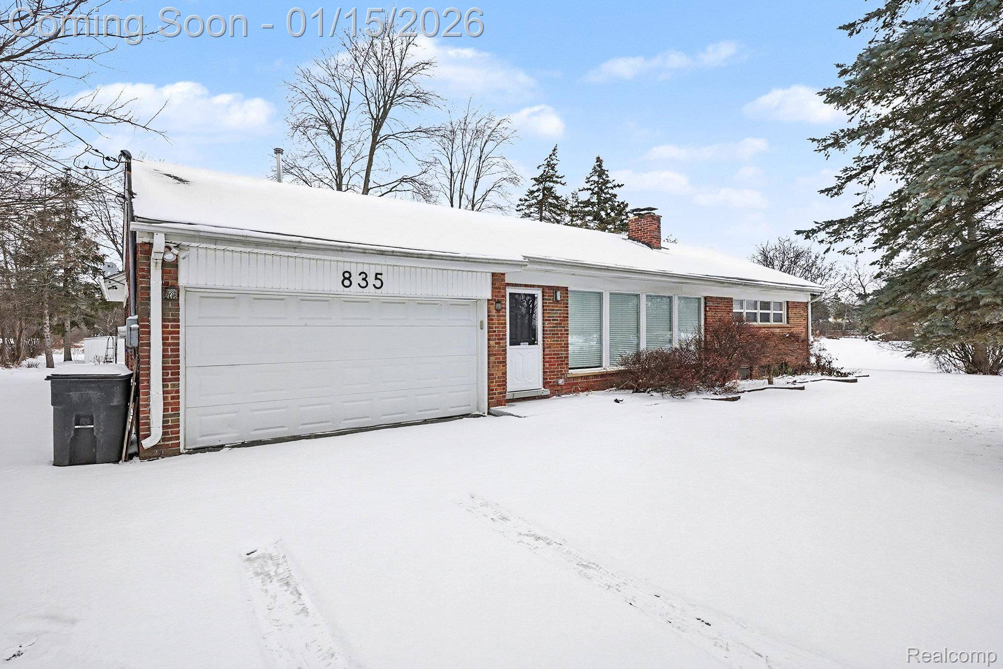 Troy, MI 48085,835 E Square Lake RD