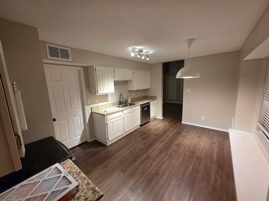 Dallas, TX 75238,Address not disclosed