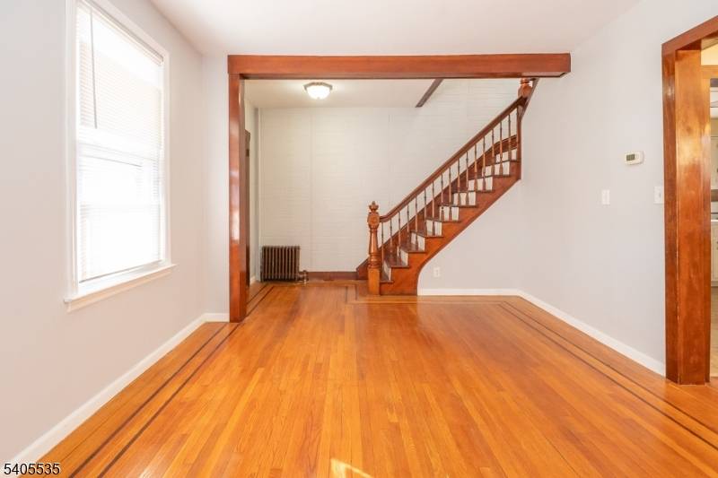 Linden City, NJ 07036,113 E Curtis St