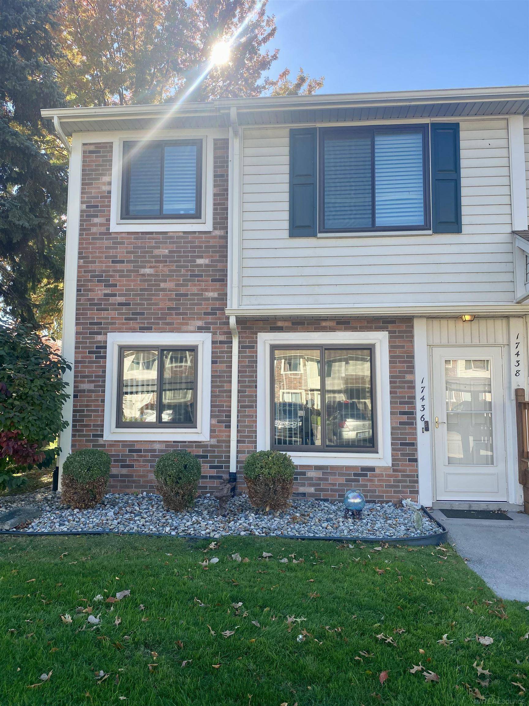 Roseville, MI 48066,17436 Utica Oaks LN