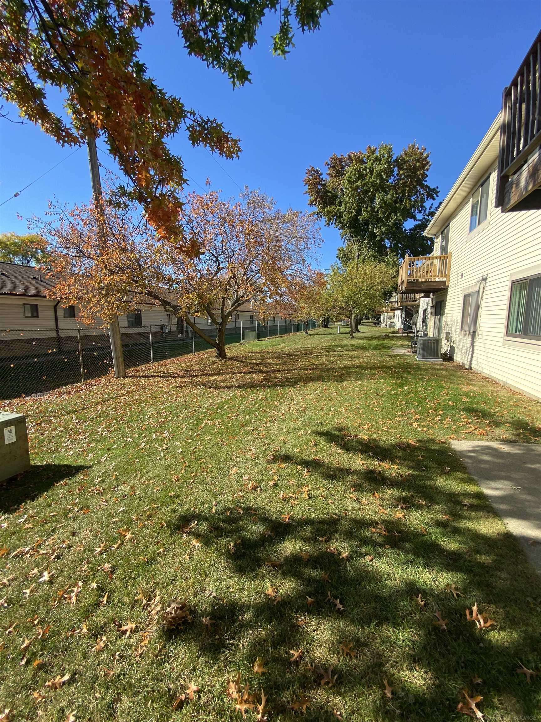 Roseville, MI 48066,17436 Utica Oaks LN