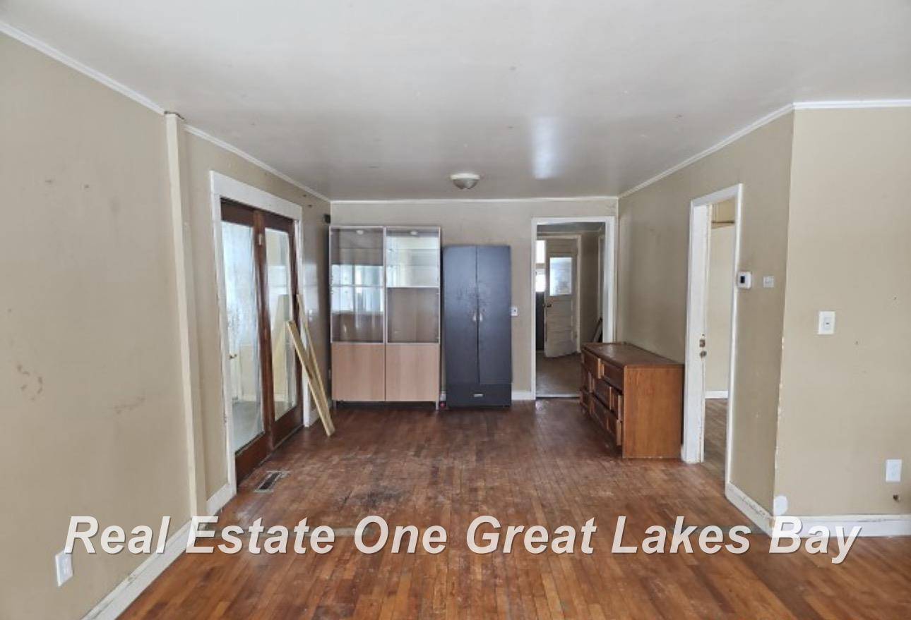 Chesaning, MI 48616,123 Clark ST