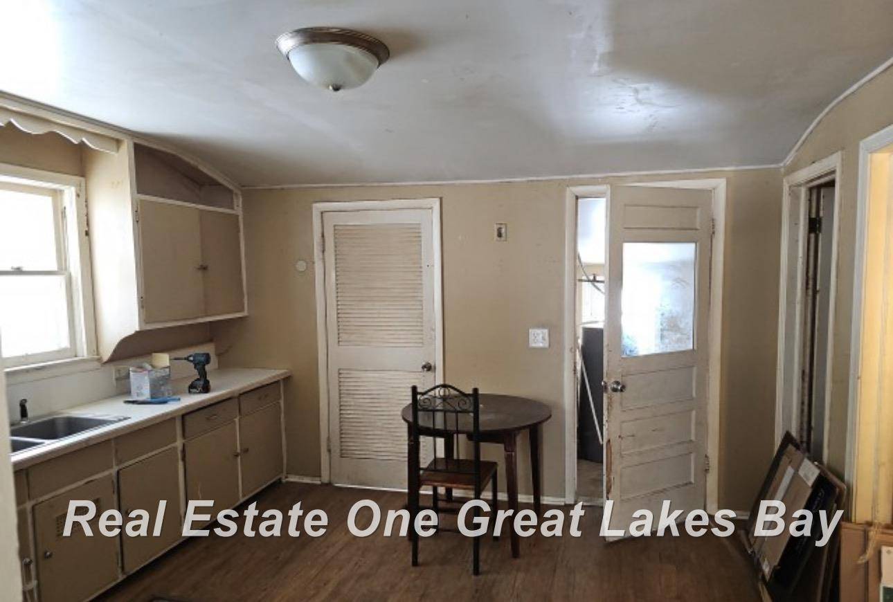 Chesaning, MI 48616,123 Clark ST