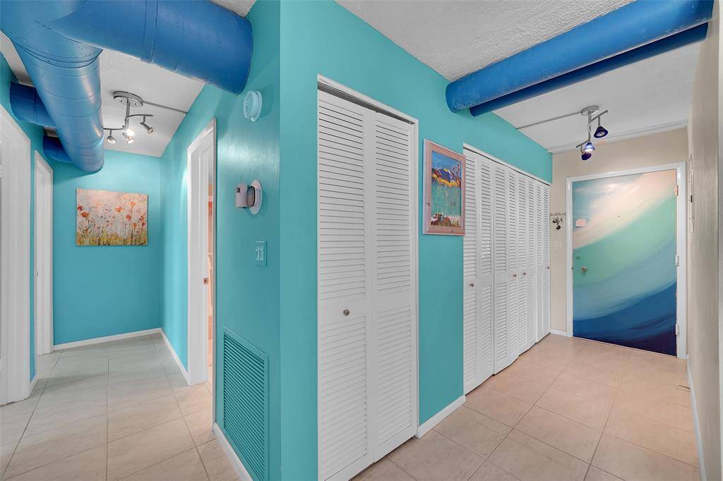 Hollywood, FL 33019,1401 S OCEAN DR #402